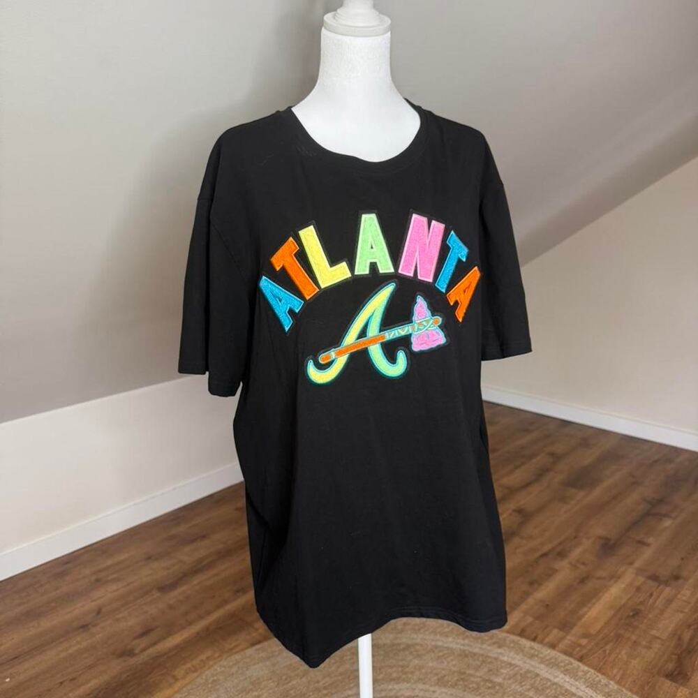 Atlanta Braves Embroidered PRO Standard Tee XL – Colorful Logo Streetwear